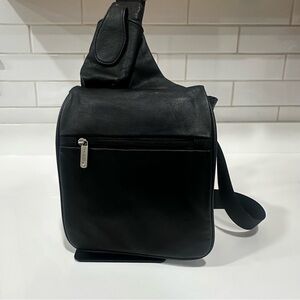 Travelon Leather Anti-Theft Crossbody Sling Bag RFID Black